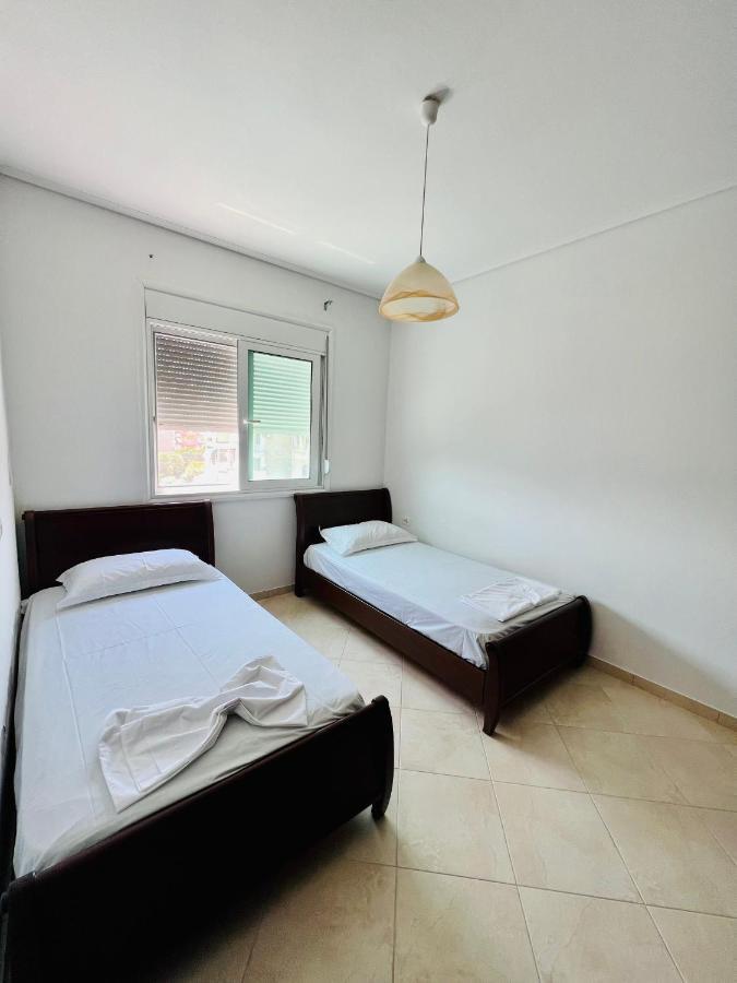 Sunshine Apartment Sarande Bagian luar foto
