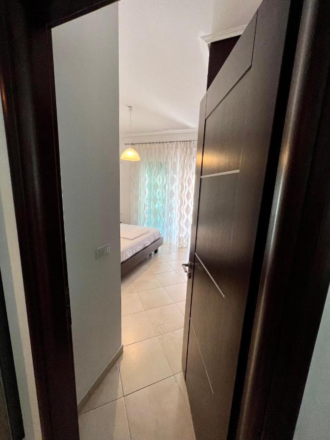 Sunshine Apartment Sarande Bagian luar foto